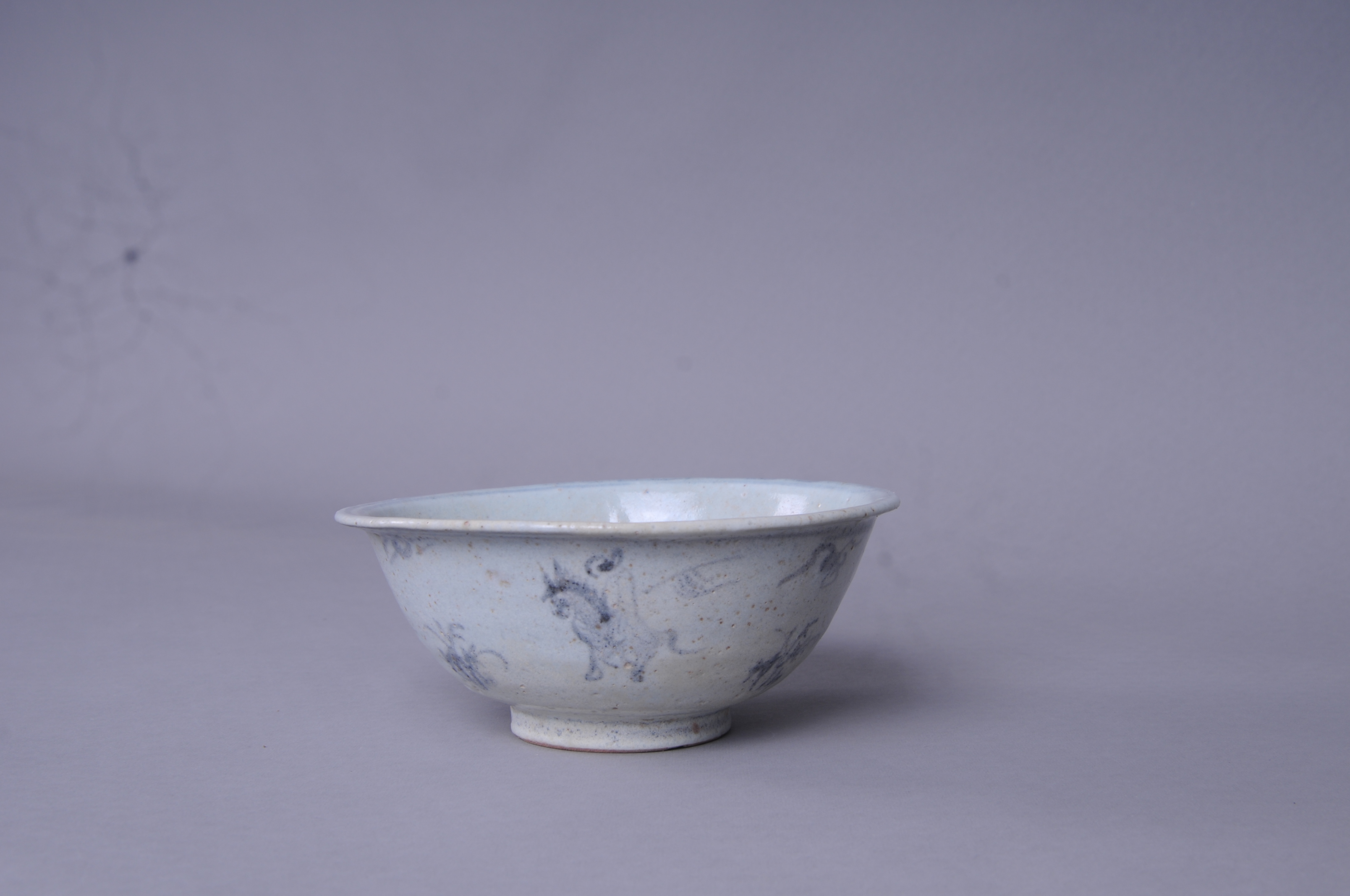 100749清青花骑马纹碗