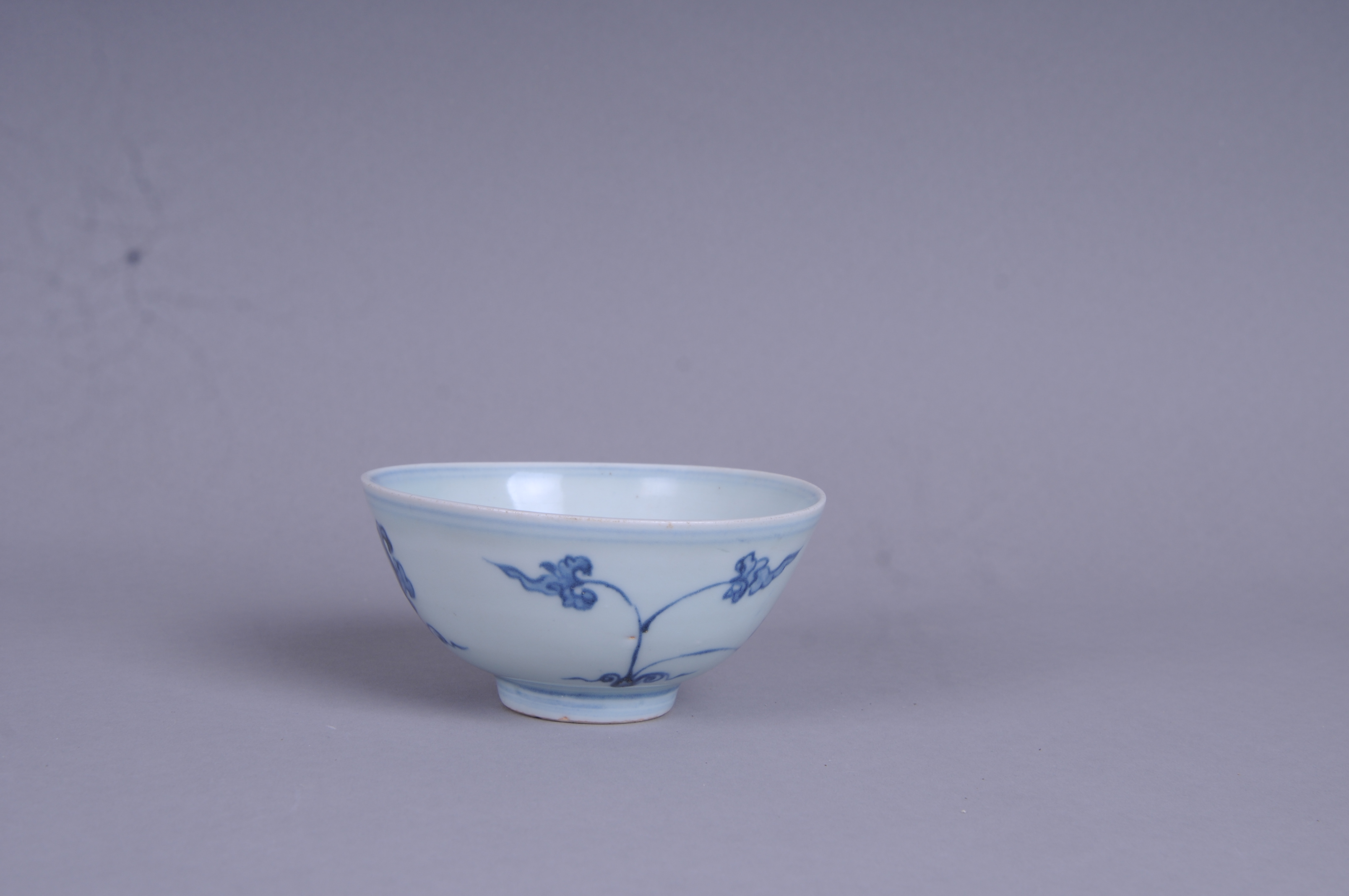 100751清青花缠枝花碗