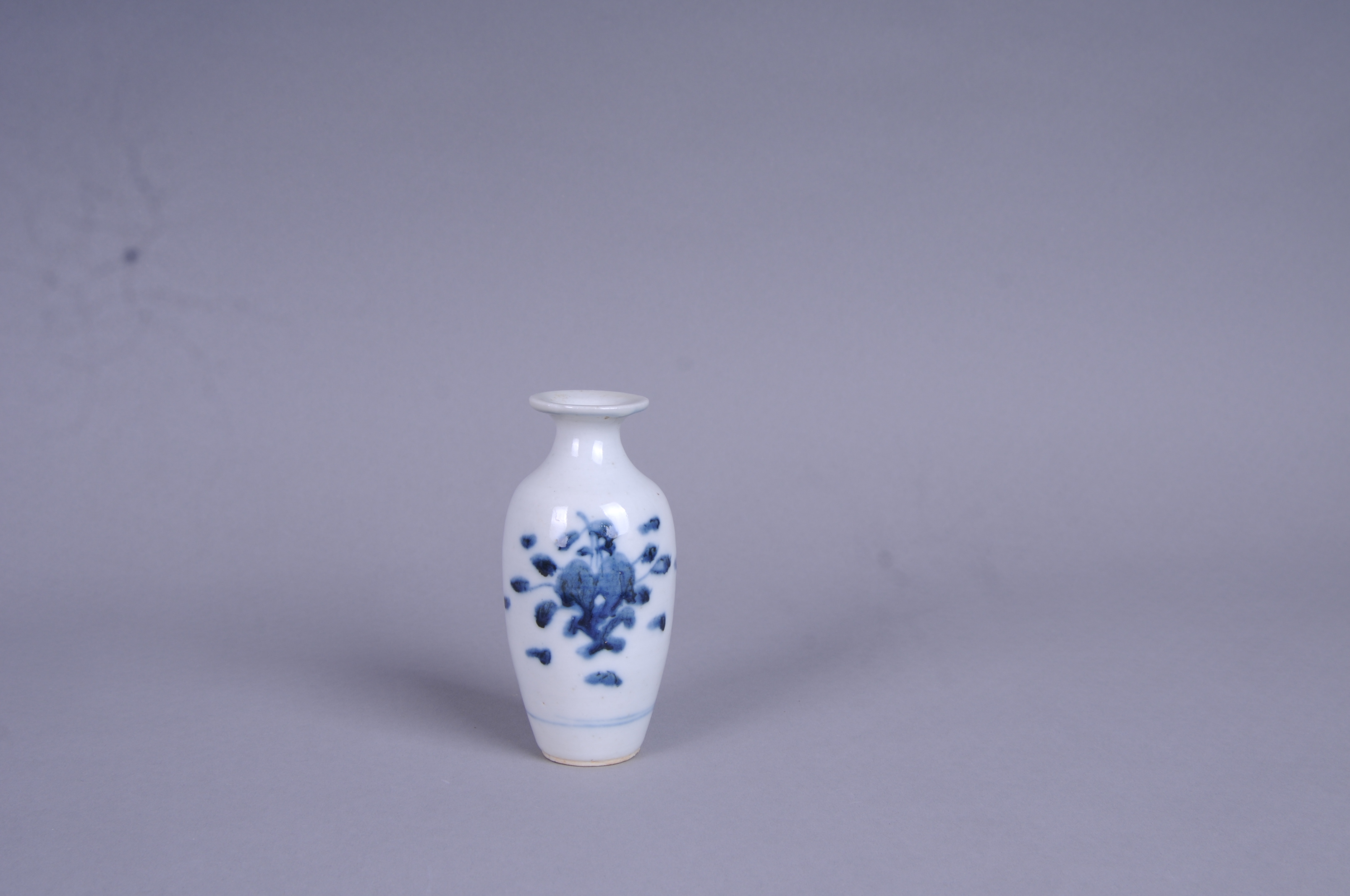 100765清青花花卉纹橄榄瓶