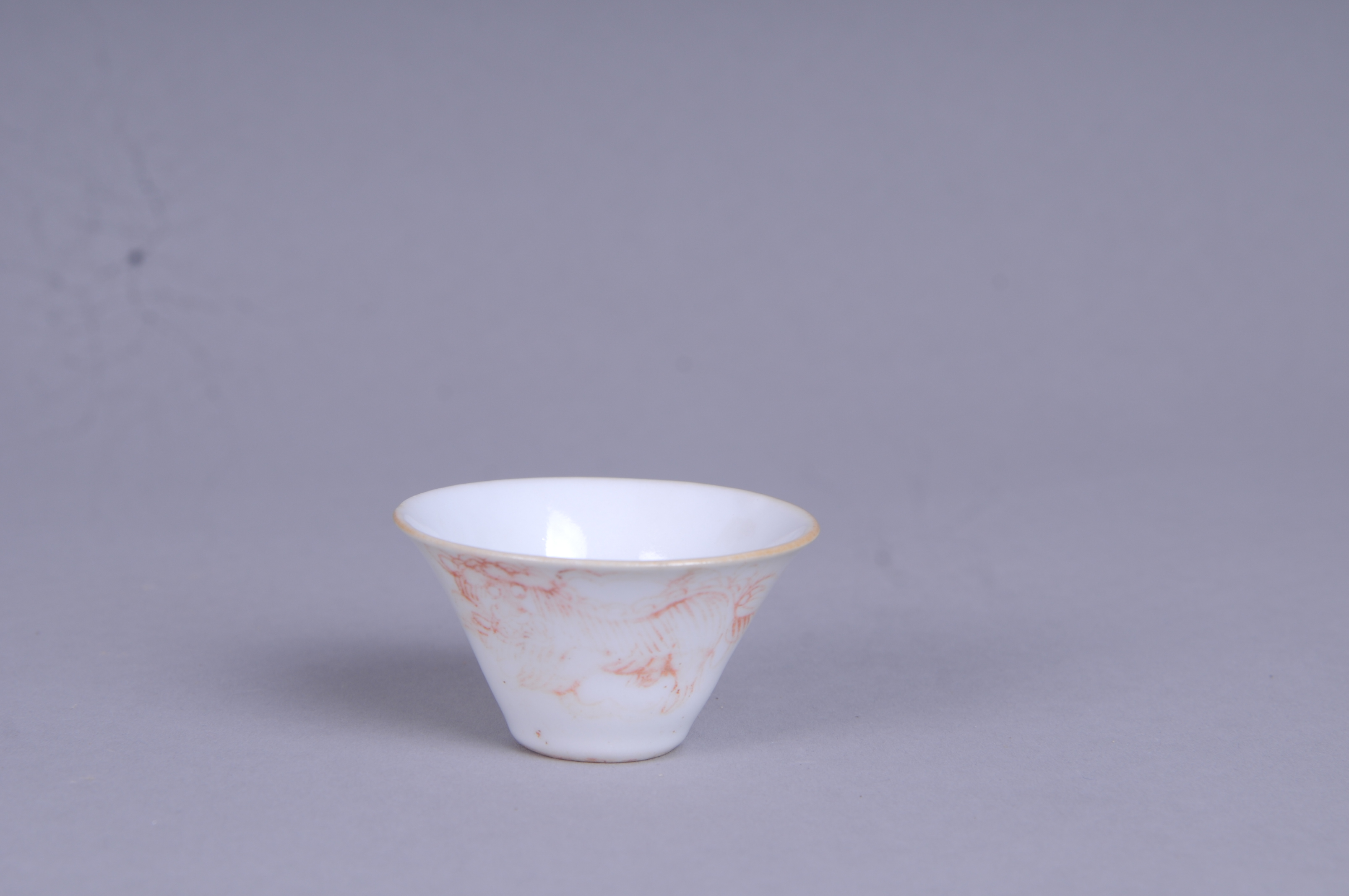 100773清白釉兽纹杯