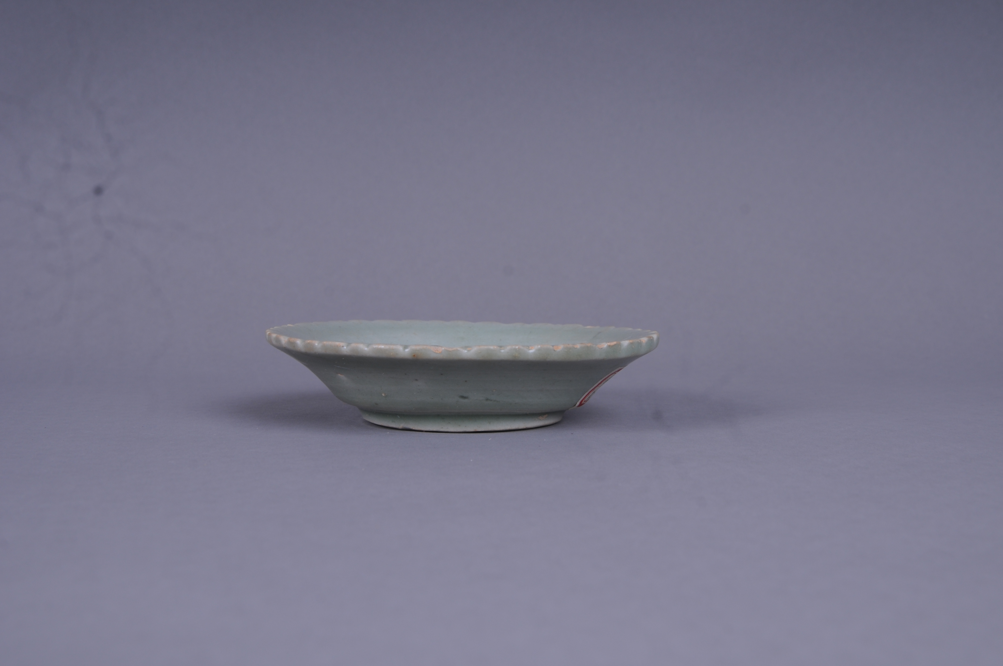 100686明豆青釉花口碟
