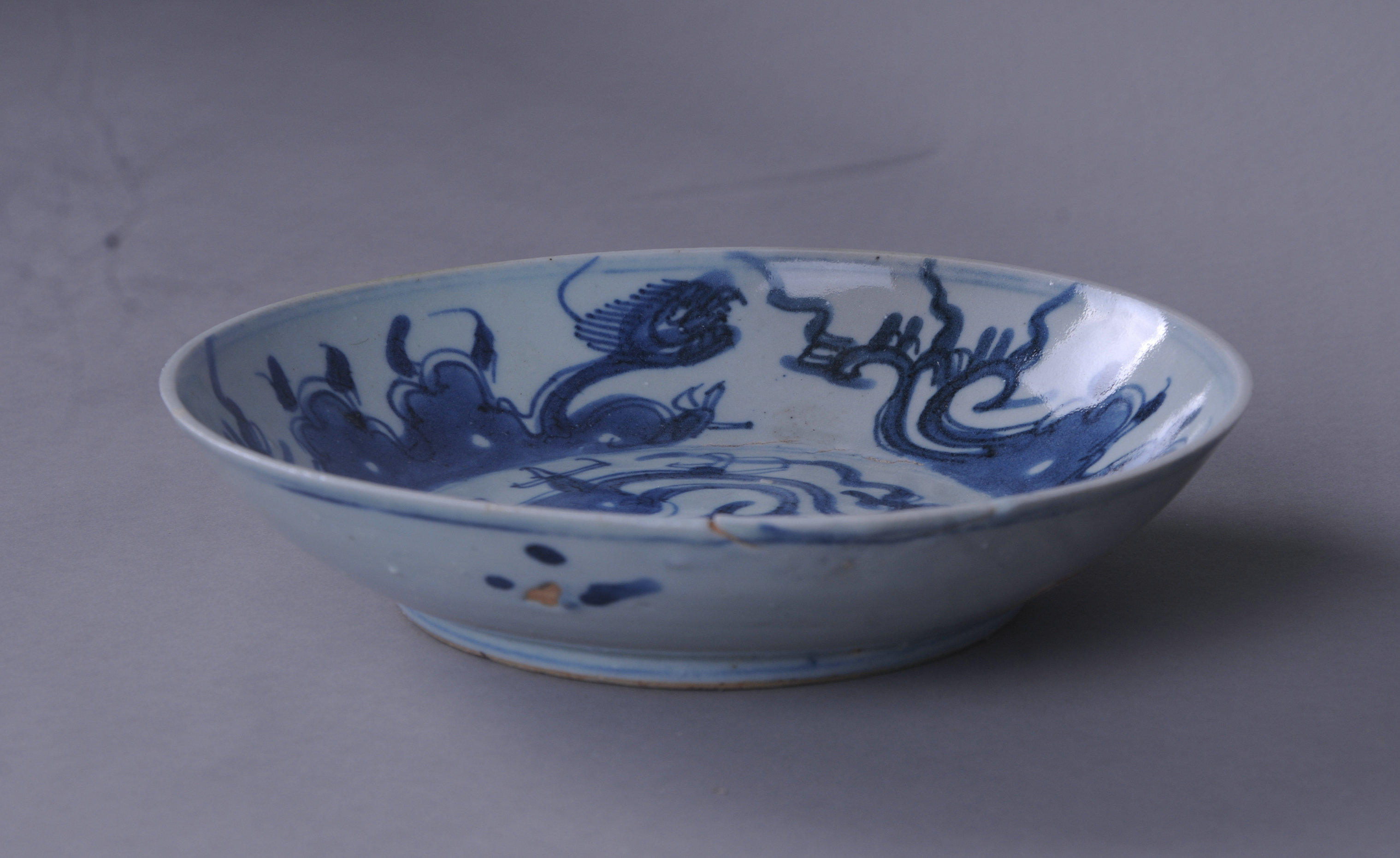 100648清青花团菊灵芝纹盘