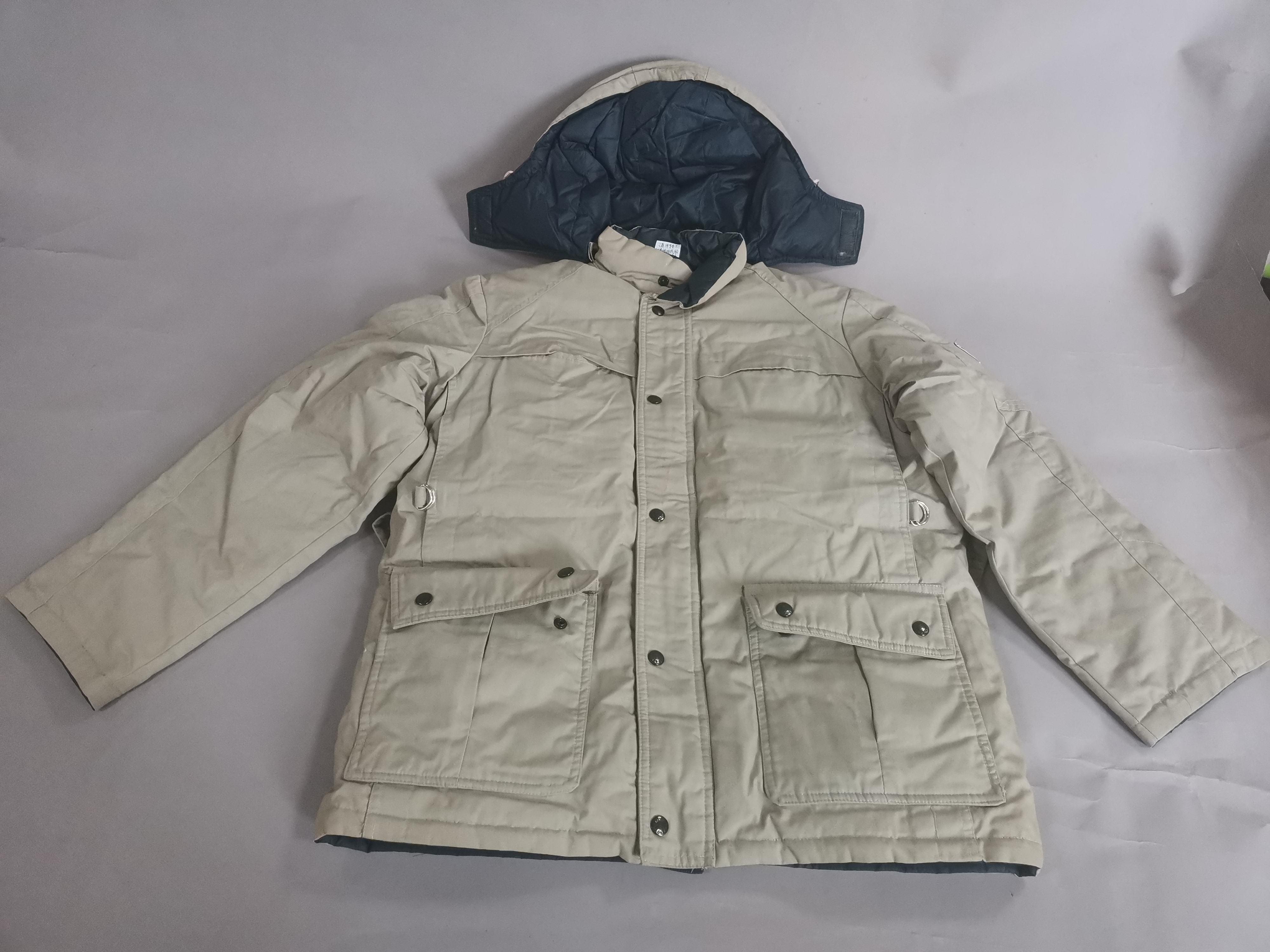 丁盛少将穿过的卡其色羽绒服